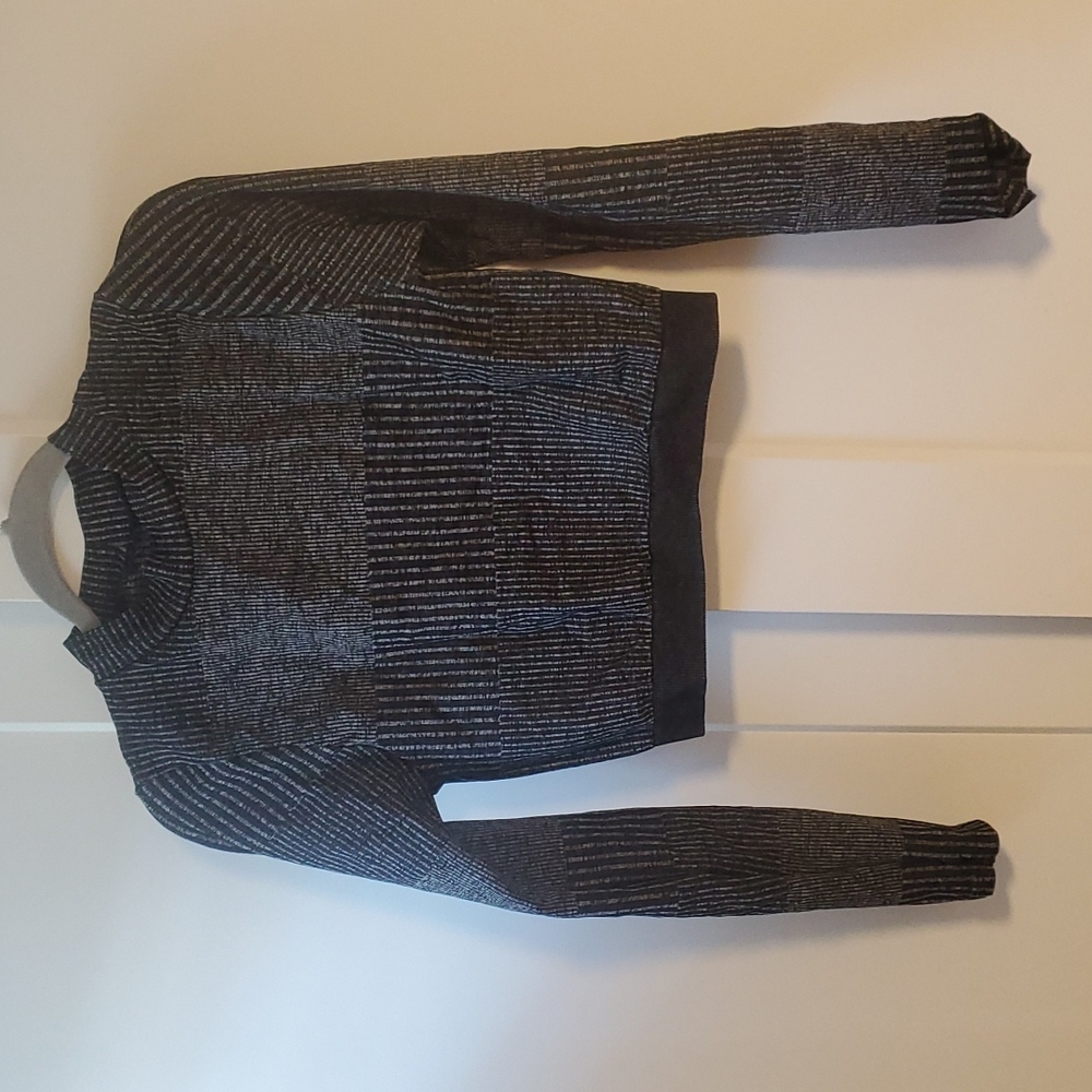 Fabletics Long-Sleeve Workout Crop Size M